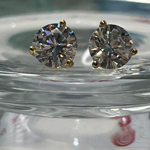 Nordstrom Gold Tone CZ Solitaire Stud Earrings Classic Round Sparkle One Size - Picture 1 of 10